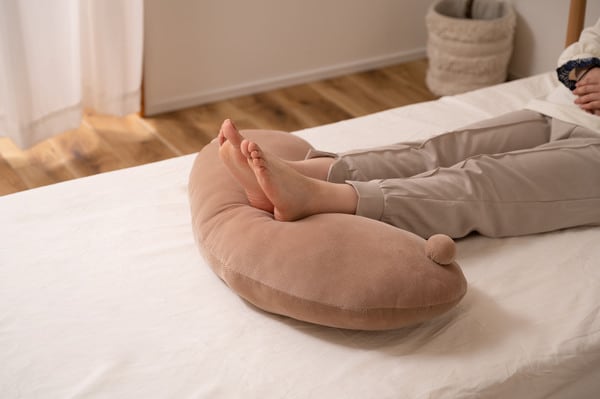 ボディピロー 幅35×奥行18×高さ70cm 日用品 完成品 組立不要 北欧 ベージュ ダークグレー