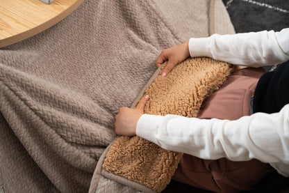こたつ布団 コタツ布団 コタツ掛け布団 省スペース 薄掛け 薄手 ロータイプ ハイタイプ 折り込み 軽量 軽い 幅84.5×奥行84.5cm