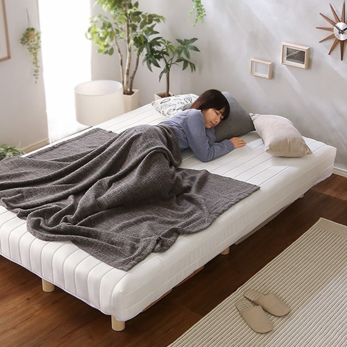 新発想で搬入も組立カンタン!やわらかな寝心地 脚付きロールマットレス(ポケットコイルスプリング)