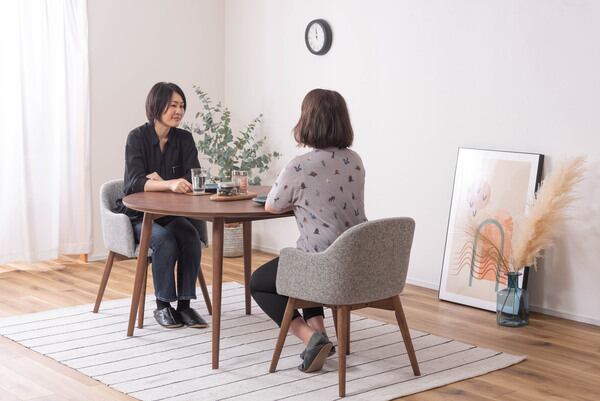 カラメリ 円形ダイニングテーブル 幅110×奥行110×高さ72cm ダイニング家具 北欧 ブラウン 天然木