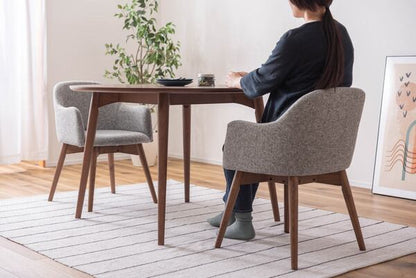 カラメリ 円形ダイニングテーブル 幅110×奥行110×高さ72cm ダイニング家具 北欧 ブラウン 天然木