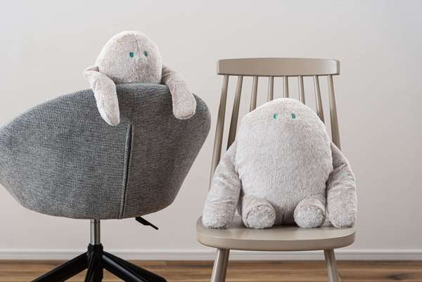 お座りクッション(イエティ) 幅21×奥行23×高さ30cm 日用品 完成品 組立不要 ベージュ
